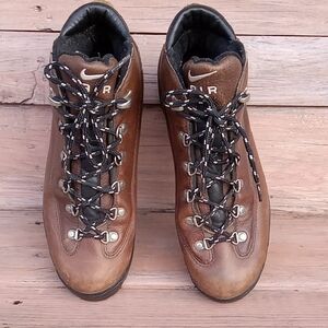 Nike AIR ACG Womens Hiking Boots US Size 9 Vintage